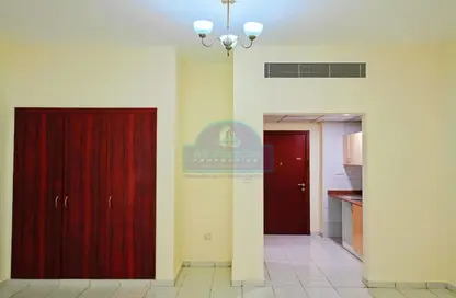 Apartment - 1 Bathroom for rent in Y20 - England Cluster - International City - Dubai