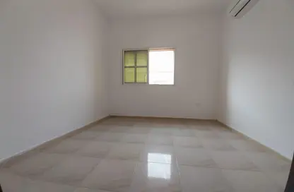 Apartment - 2 Bedrooms - 2 Bathrooms for rent in Shakhbout City - Abu Dhabi