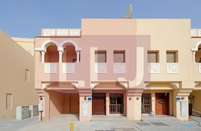 Townhouse - 2 Bedrooms - 3 Bathrooms for rent in Zone 7 - Hydra Village - Abu Dhabi