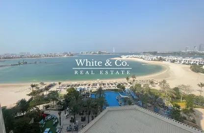 Apartment - 3 Bedrooms - 4 Bathrooms for rent in Al Nabat - Shoreline Apartments - Palm Jumeirah - Dubai