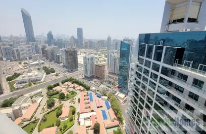 Apartment - 3 Bedrooms - 4 Bathrooms for rent in Wave tower - Corniche Road - Abu Dhabi