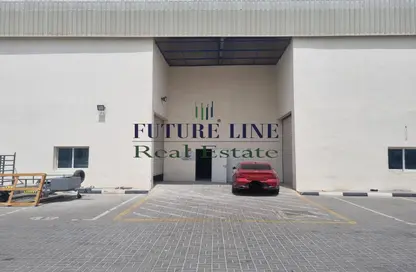 Warehouse - Studio - 1 Bathroom for rent in Umm Ramool - Dubai