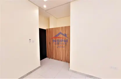 Apartment - 1 Bathroom for rent in Airport Road - Abu Dhabi