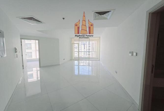 Apartment - 3 Bedrooms - 3 Bathrooms for rent in Rashid Building - Muwaileh Commercial - Sharjah