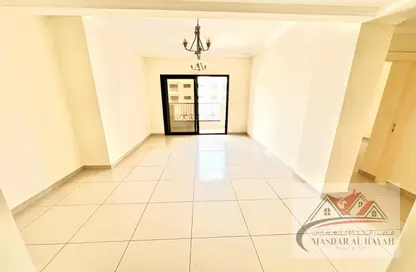 Apartment - 1 Bedroom - 2 Bathrooms for rent in Muwaileh 29 Building - Muwaileh - Sharjah