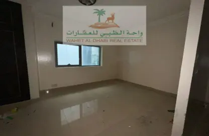 Apartment - 1 Bathroom for rent in Al Wahda Building - Al Majaz 2 - Al Majaz - Sharjah