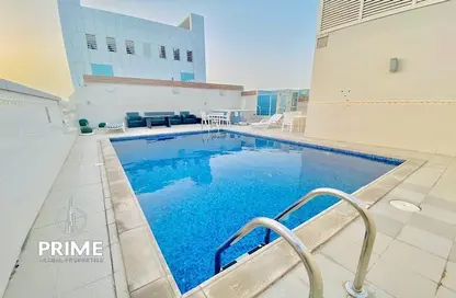 صورة لـ حوض سباحة شقة - 2 غرف نوم - 3 حمامات للايجار في برج الشيخ نهيان بن زايد - شارع المطار - أبوظبي ، صورة رقم 1