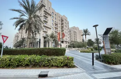 Apartment - 1 Bedroom - 1 Bathroom for sale in Hayat Boulevard-2A - Hayat Boulevard - Town Square - Dubai