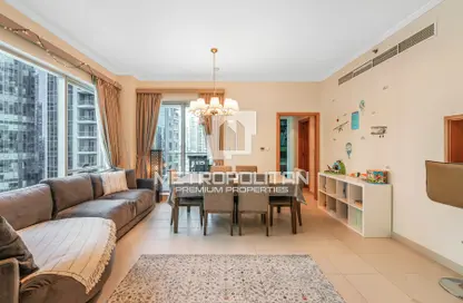 صورة لـ غرفة المعيشة / غرفة الطعام شقة - 2 غرف نوم - 2 حمامات للبيع في برج شيمارا - مارينا بروموناد - دبي مارينا - دبي ، صورة رقم 1