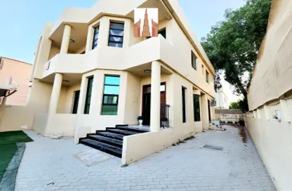 Townhouse - 4 Bedrooms - 5 Bathrooms for rent in Al Falaj - Al Riqqa - Sharjah