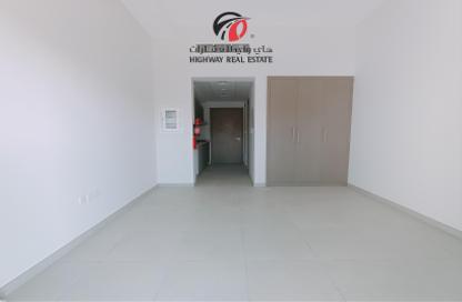 Apartment - 1 Bathroom for rent in Al Warsan 4 - Al Warsan - Dubai