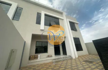 Villa - 4 Bedrooms - 6 Bathrooms for rent in Khuzam - Ras Al Khaimah