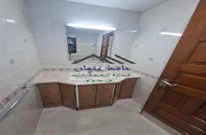 Apartment - 4 Bedrooms - 4 Bathrooms for rent in Airport Road - Abu Dhabi