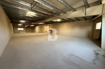 Warehouse - Studio for rent in Phase 1 - Dubai Investment Park (DIP) - Dubai