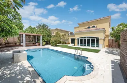 Villa - 4 Bedrooms - 3 Bathrooms for rent in Legacy - Jumeirah Park - Dubai