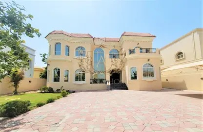 Villa - 4 Bedrooms - 5 Bathrooms for rent in Al Barsha South - Al Barsha - Dubai