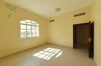 Apartment - 2 Bedrooms - 2 Bathrooms for rent in Harat Mohd Ibn Khalifa - Al Mutarad - Al Ain