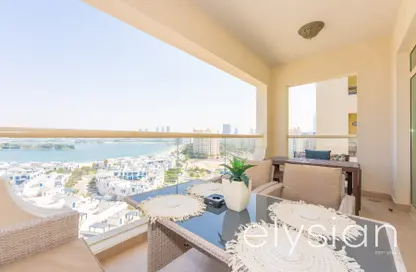 Apartment - 2 Bedrooms - 3 Bathrooms for rent in Al Haseer - Shoreline Apartments - Palm Jumeirah - Dubai