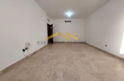 Apartment - 2 Bedrooms - 2 Bathrooms for rent in Emirates Tower - Hamdan Street - Abu Dhabi