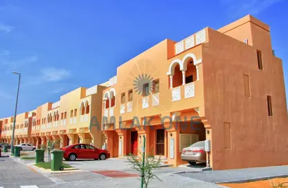 Villa - 2 Bedrooms - 3 Bathrooms for sale in Zone 7 - Hydra Village - Abu Dhabi