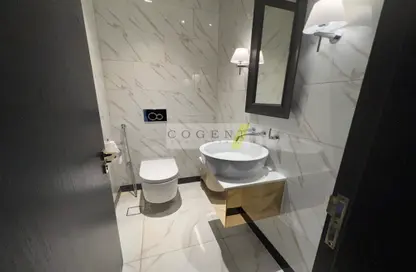 صورة لـ حمام شقة - غرفة نوم - 2 حمامات للايجار في ميلينيوم اتريا بزنس باي - الخليج التجاري - دبي ، صورة رقم 1
