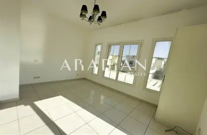 Villa - 2 Bedrooms - 3 Bathrooms for rent in Springs 11 - The Springs - Dubai