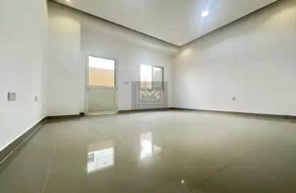 Apartment - 1 Bathroom for rent in Al Mushrif Villas - Al Mushrif - Abu Dhabi