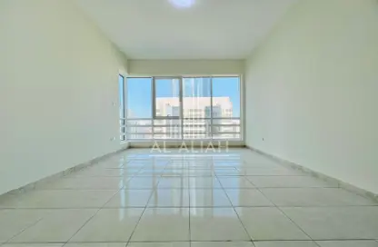 Apartment - 3 Bedrooms - 4 Bathrooms for rent in Hamdan Street - Abu Dhabi