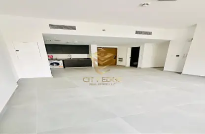 Apartment - 2 Bedrooms - 3 Bathrooms for sale in Tiraz 3 - Aljada - Sharjah