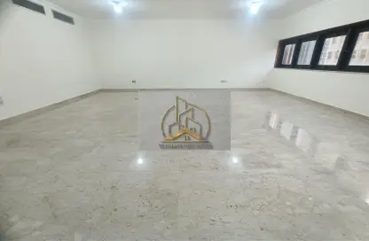 Apartment - 3 Bedrooms - 4 Bathrooms for rent in Khalifa Street - Abu Dhabi