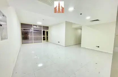 Apartment - 3 Bedrooms - 4 Bathrooms for rent in Muwaileh 29 Building - Muwaileh - Sharjah