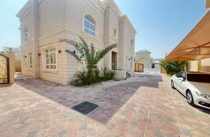 Villa - 5 Bedrooms for rent in Khalifa City - Abu Dhabi