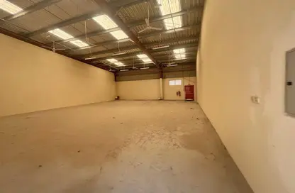 Warehouse - Studio for rent in Phase 2 - Dubai Investment Park (DIP) - Dubai