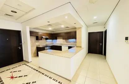 Apartment - 2 Bedrooms - 3 Bathrooms for rent in Latifa Tower - Sheikh Zayed Road - Dubai