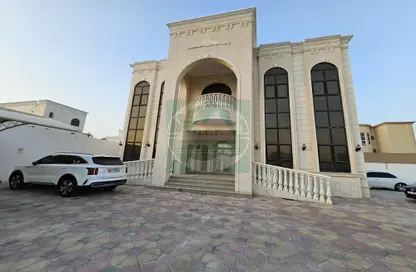 Apartment - 1 Bedroom - 2 Bathrooms for rent in Shakhbout City - Abu Dhabi