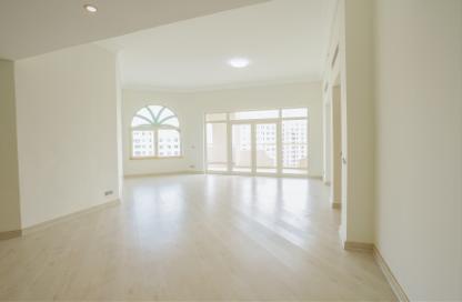 Apartment - 3 Bedrooms - 4 Bathrooms for sale in Al Hamri - Shoreline Apartments - Palm Jumeirah - Dubai