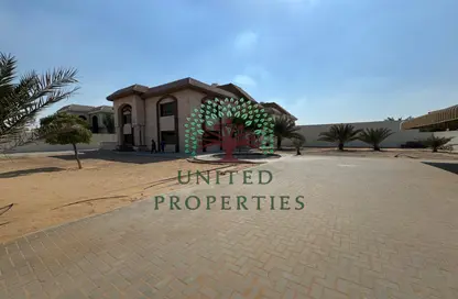 Villa - 6 Bedrooms for rent in Al Jurainah - Sharjah