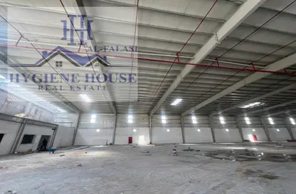 Warehouse - Studio - 2 Bathrooms for rent in Umm Al Thuoob - Umm Al Quwain