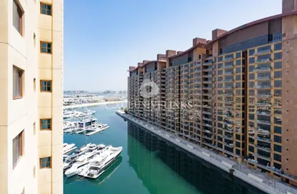 Apartment - 3 Bedrooms - 3 Bathrooms for sale in Marina Residences 6 - Marina Residences - Palm Jumeirah - Dubai