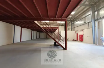 Warehouse - Studio - 1 Bathroom for rent in Al Sajaa - Sharjah