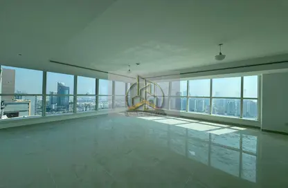 Apartment - 3 Bedrooms - 4 Bathrooms for rent in Hamdan Street - Abu Dhabi