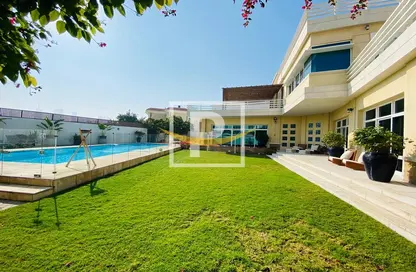 Villa - 5 Bedrooms - 7 Bathrooms for sale in Jumeirah 1 Villas - Jumeirah 1 - Jumeirah - Dubai