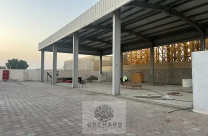 Warehouse - Studio - 2 Bathrooms for rent in Al Sajaa - Sharjah