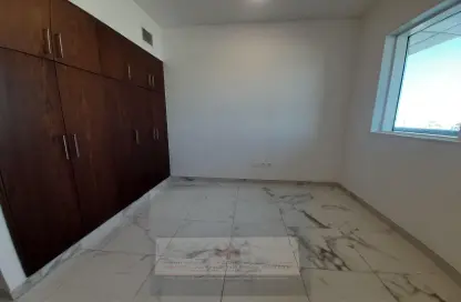 Apartment - 2 Bedrooms - 2 Bathrooms for rent in Baniyas East - Baniyas - Abu Dhabi