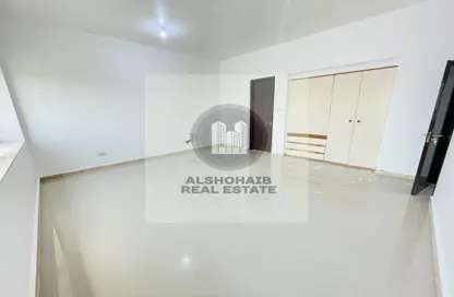 شقة - 2 غرف نوم - 4 حمامات للايجار في الخالدية - أبوظبي
