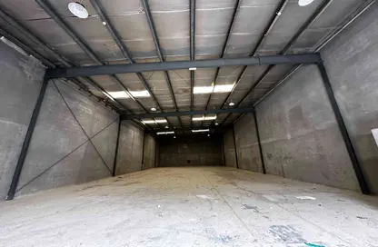 Warehouse - Studio for rent in Phase 2 - Dubai Investment Park (DIP) - Dubai