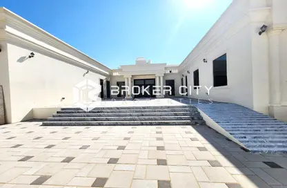 Villa - 3 Bedrooms - 5 Bathrooms for rent in Madinat Al Riyad - Abu Dhabi