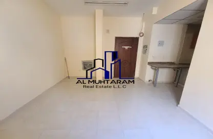 Apartment - 1 Bathroom for rent in Fire Station Road - Muwaileh - Sharjah