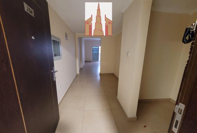 Apartment - 1 Bedroom - 2 Bathrooms for rent in Muwailih Building - Muwaileh - Sharjah