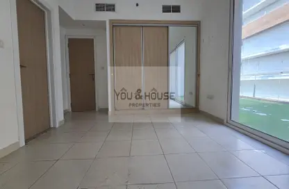 Apartment - 1 Bedroom - 2 Bathrooms for rent in Oxford Building - Jumeirah Village Circle - Dubai